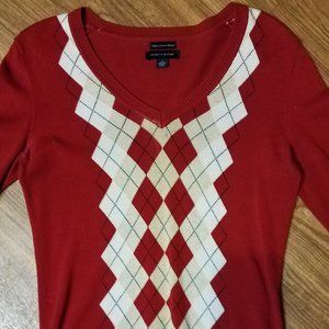 Tommy Hilfiger sweater size XS ( fits like a small )